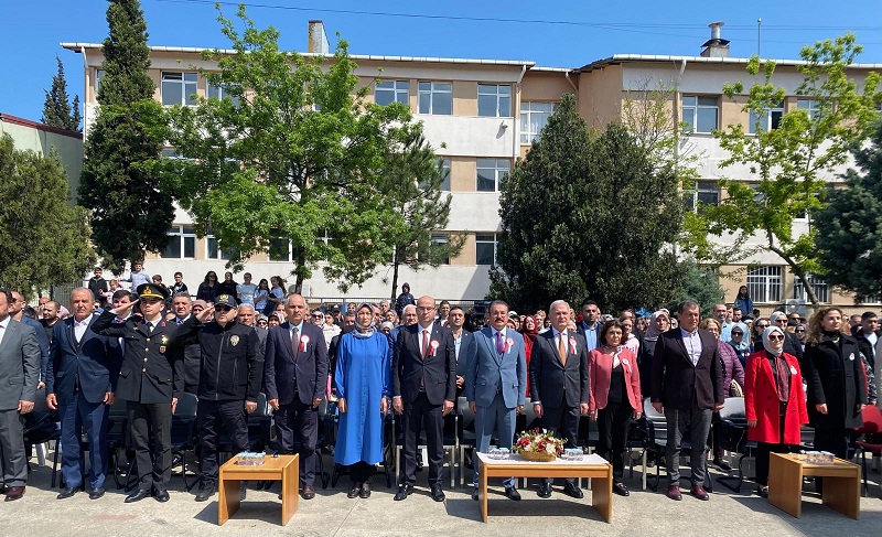 İLÇEMİZDE 23 NİSAN ULUSAL EGEMENLİK VE ÇOCUK BAYRAMI BÜYÜK BİR COŞKU İLE KUTLANDI.